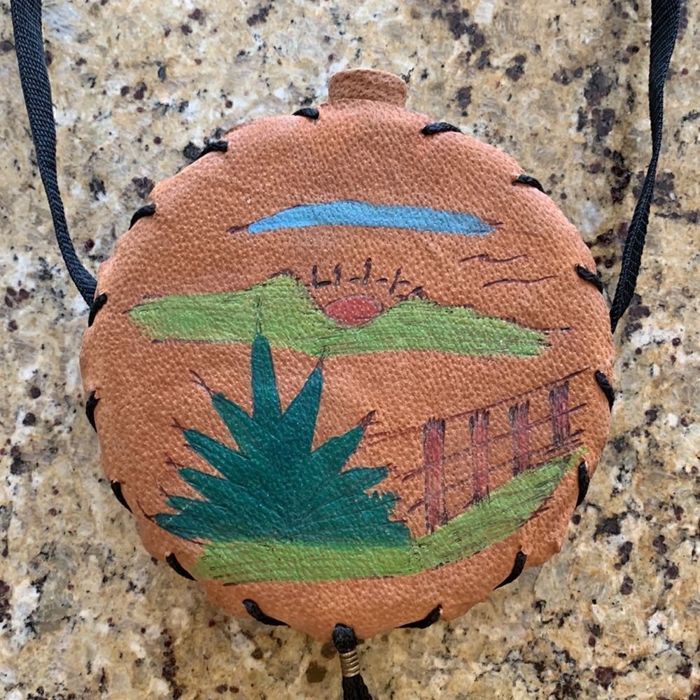 ‎Vintage Tan leather 70’s Canteen Hand Made New Mexico Retro Hiking